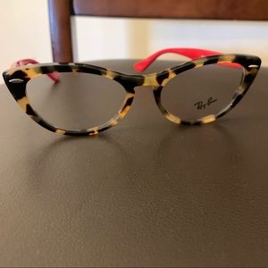 SOLD!! 🔥 rayban cat eye glasses🔥